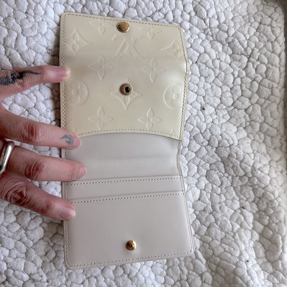 Authentic Louis Vuitton small wallet - Picture 3 of 7